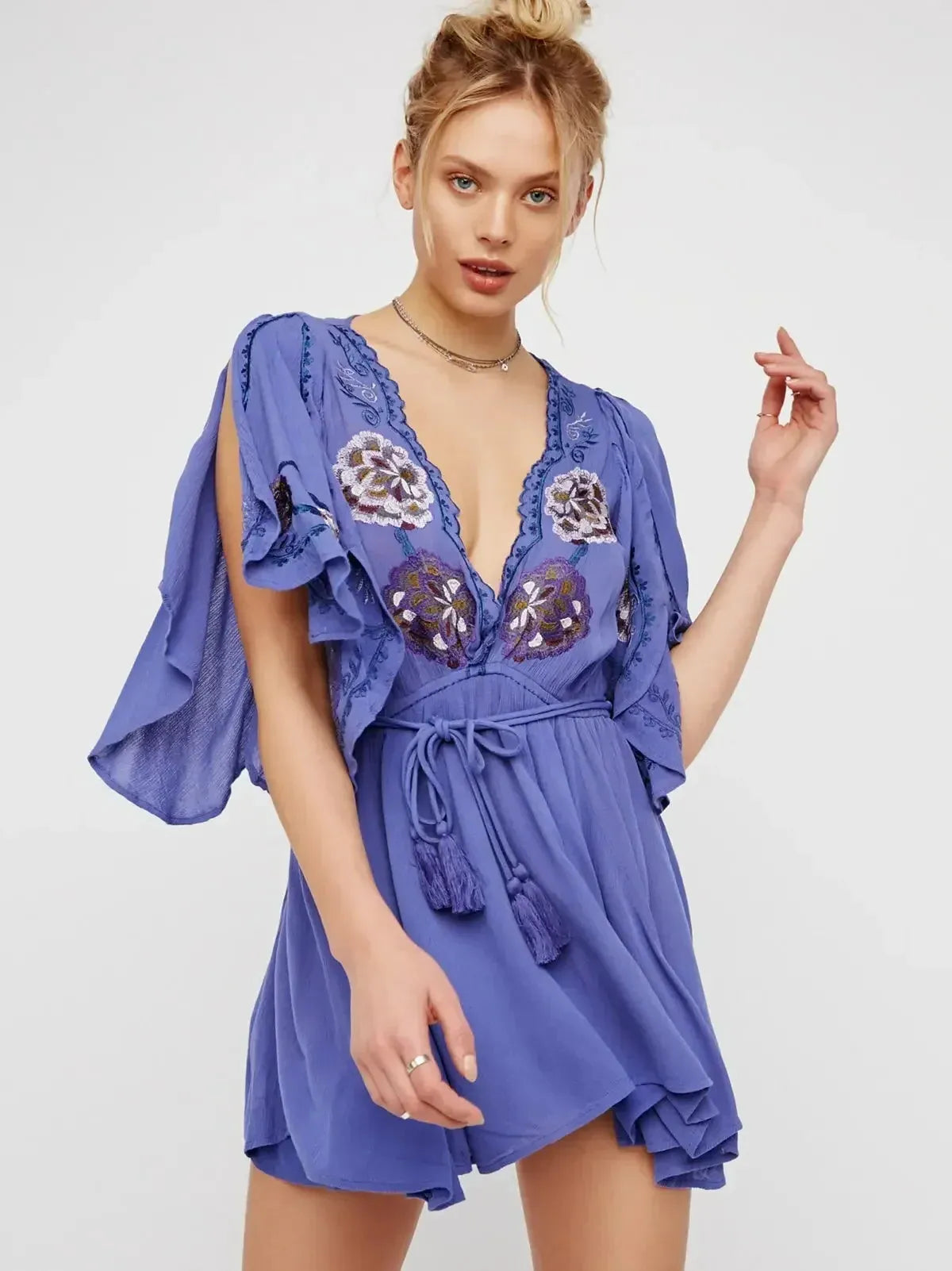 Mini Flame Tabletop Fire Pit - Portable Outdoor Decor with Fioretta Design - Ideal for Patios and Backyards