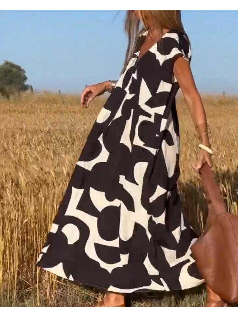 Relaxed Abstract Print Dress in Soft Fabric for Casual Wear