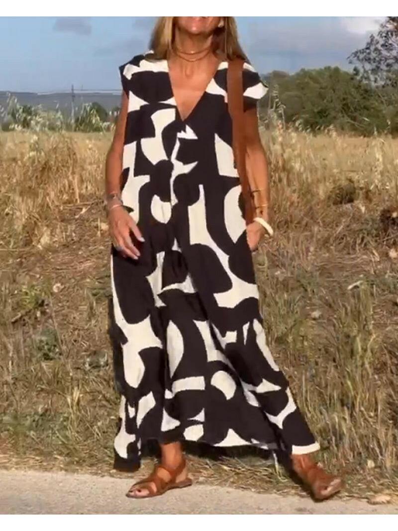 Relaxed Abstract Print Dress in Soft Fabric for Casual Wear