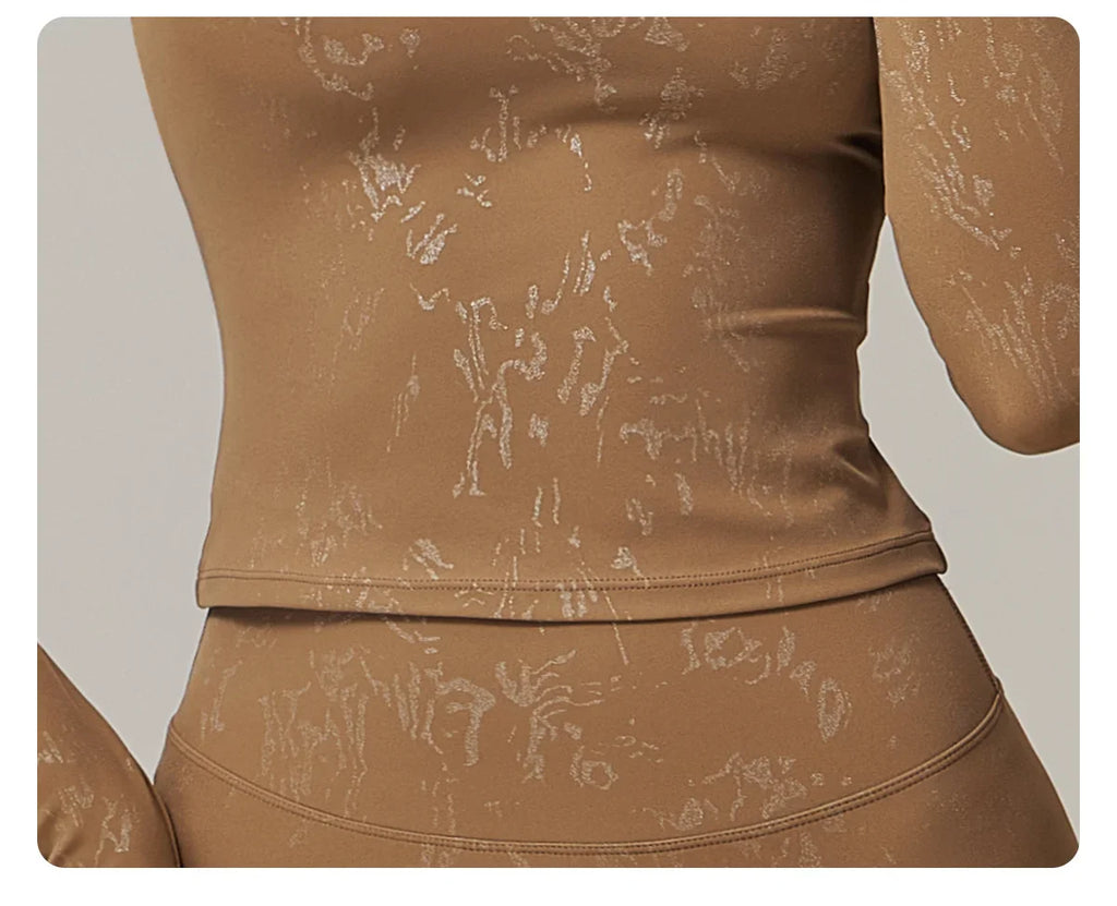 Stretch Fabric Salutation Yoga Set for Comfortable Movement and Flexibility in Activewear