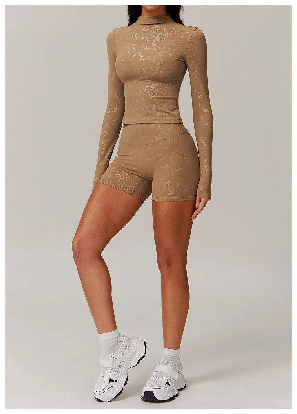 Stretch Fabric Salutation Yoga Set for Comfortable Movement and Flexibility in Activewear