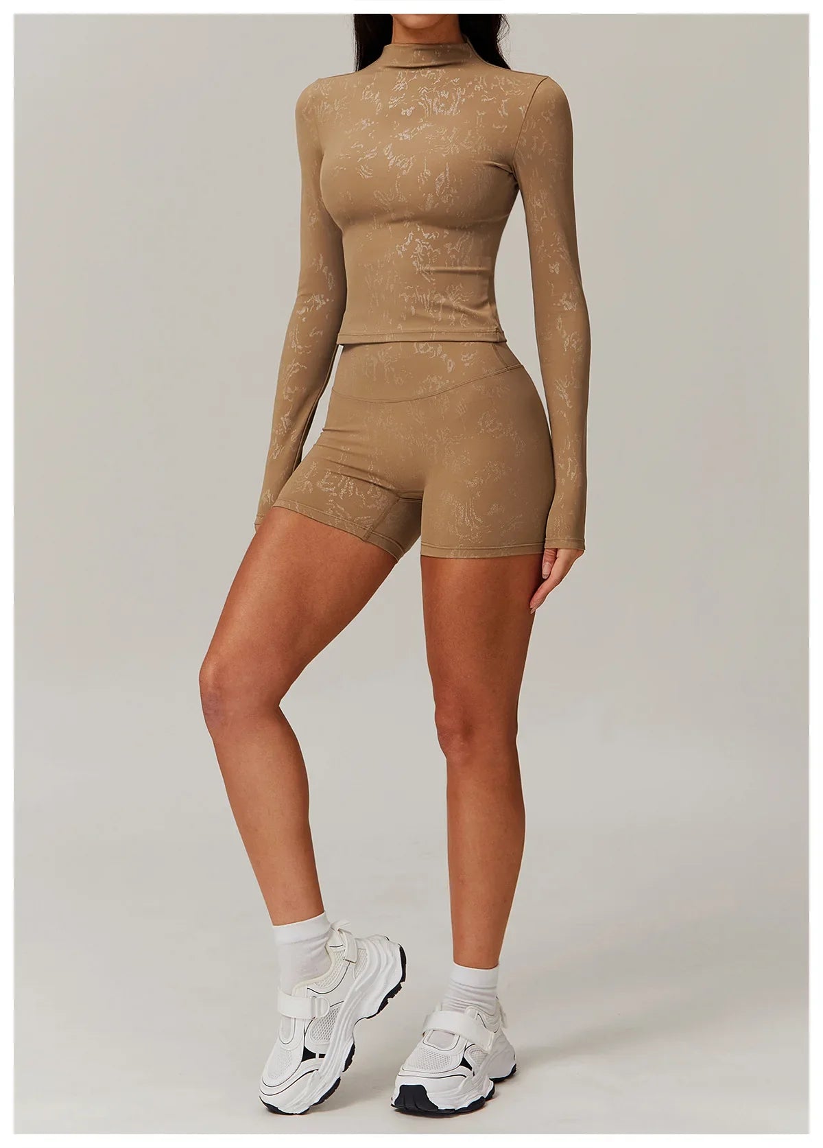 Stretch Fabric Salutation Yoga Set for Comfortable Movement and Flexibility in Activewear