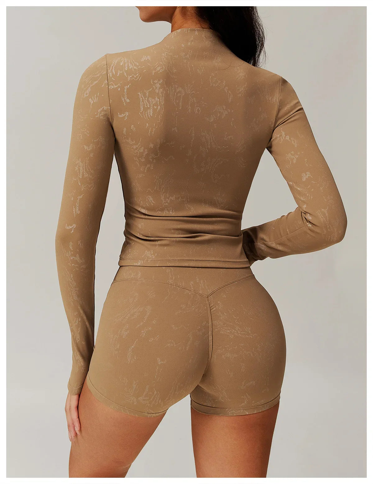 Stretch Fabric Salutation Yoga Set for Comfortable Movement and Flexibility in Activewear