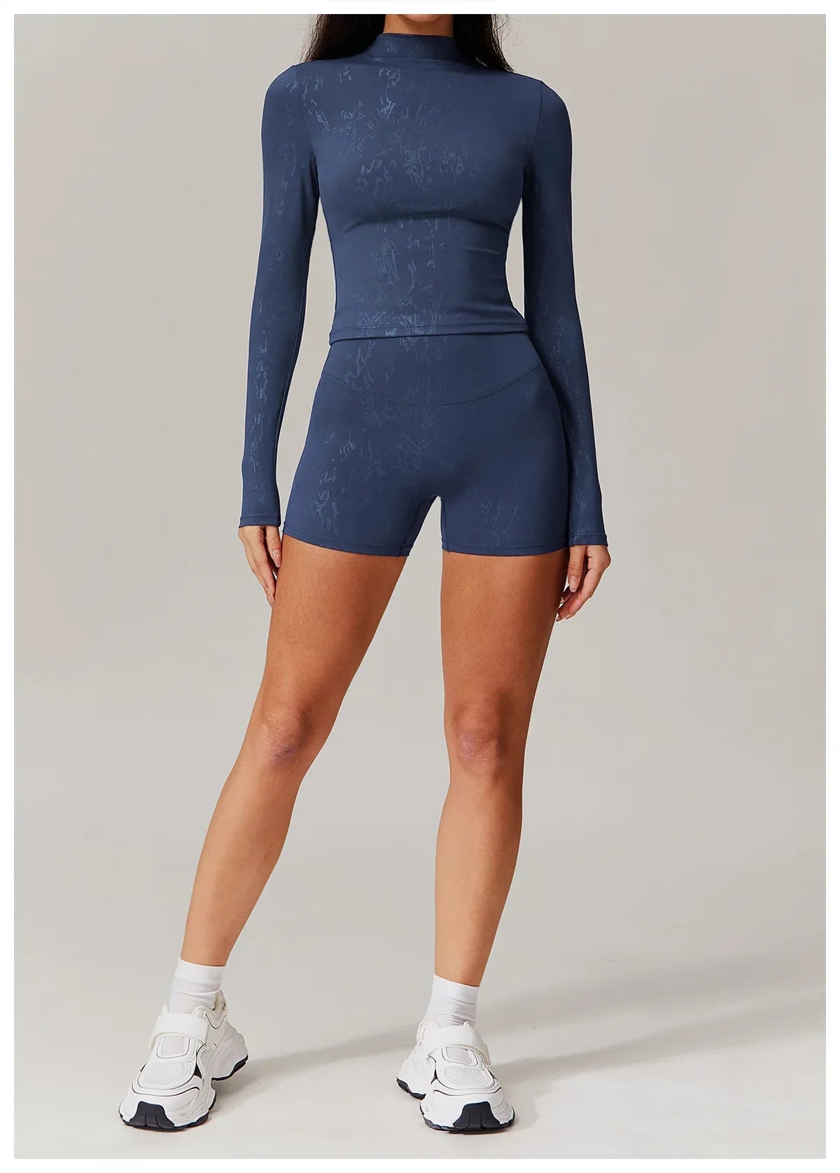 Stretch Fabric Salutation Yoga Set for Comfortable Movement and Flexibility in Activewear