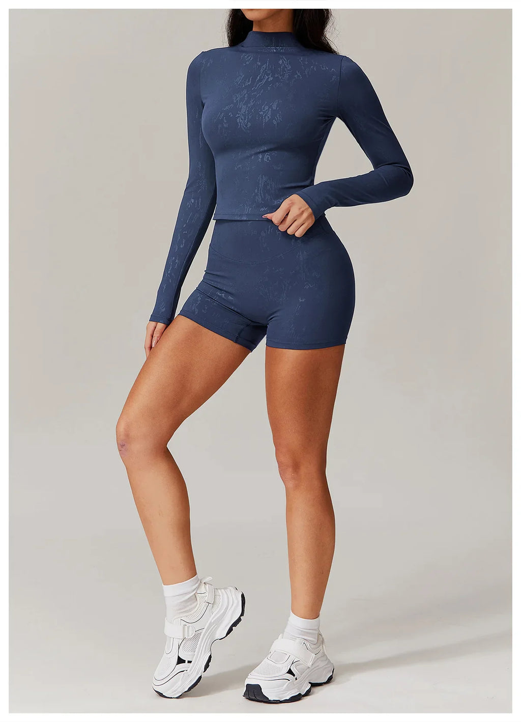 Stretch Fabric Salutation Yoga Set for Comfortable Movement and Flexibility in Activewear