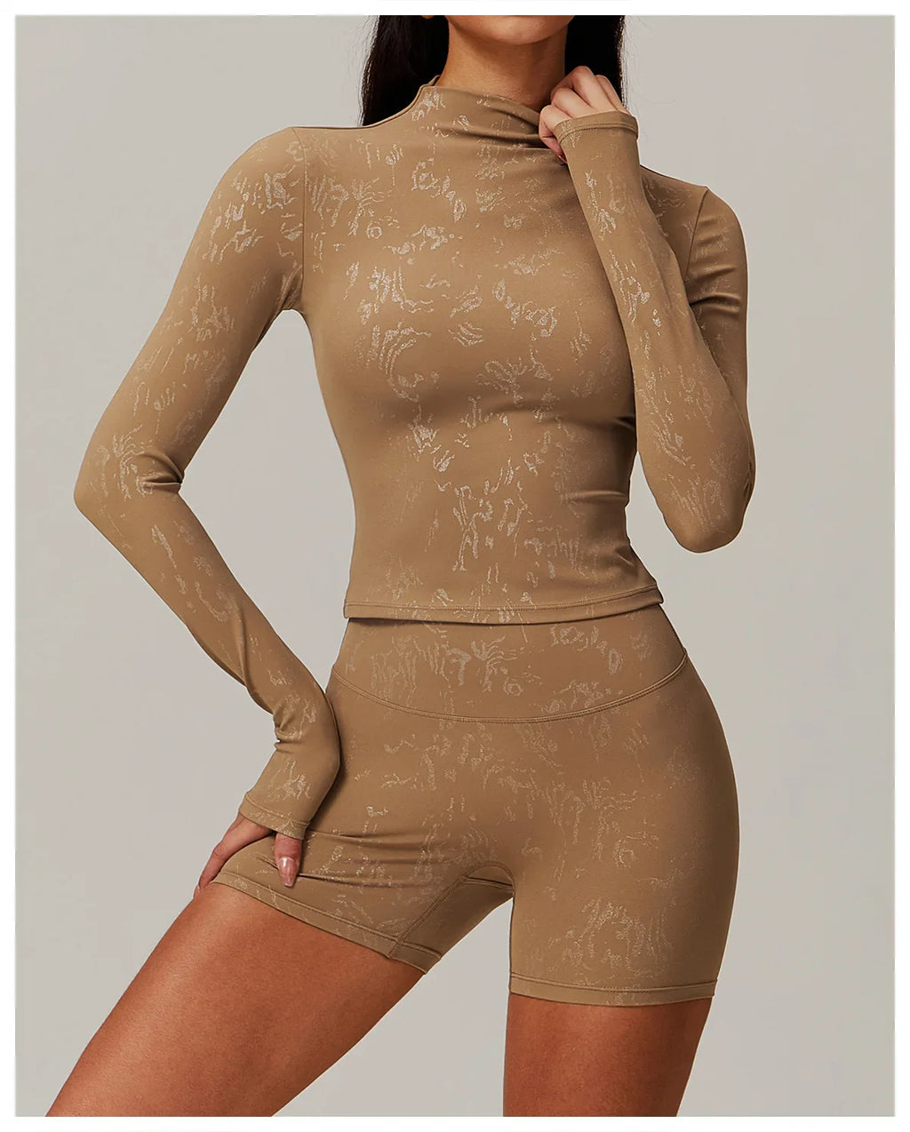 Stretch Fabric Salutation Yoga Set for Comfortable Movement and Flexibility in Activewear