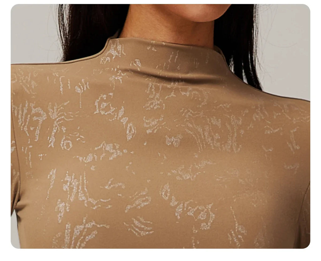 Stretch Fabric Salutation Yoga Set for Comfortable Movement and Flexibility in Activewear